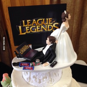 League of Legends Cake Topper