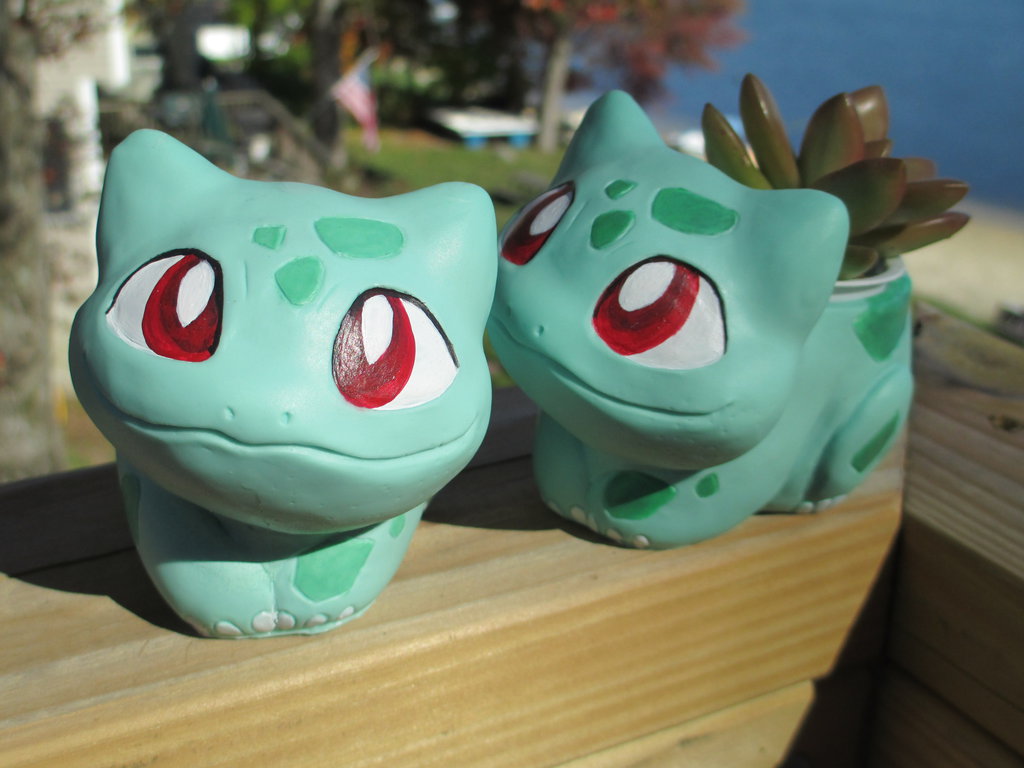 DIY Bulbasaur Pokemon Garden Pot as featured on @pinkmitten. #gardenpot #flowerpot #plantpot #Pokemon #bulbasaur