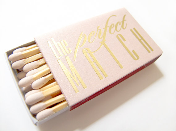 Beautiful matchbox wedding favors! As featured on @pinkmitten.com #weddingfavors #weddingmatchsticks