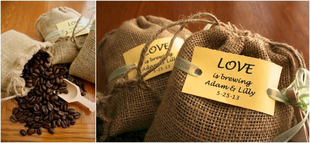 Coffee packets are a great wedding favor! #weddingfavors As featured on @pinkmitten.com #weddingfavors #weddingcoffee